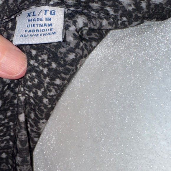 Tommy Bahama Black and Gray Patterned Shirt - Picture 8 of 9